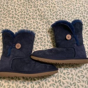 Ugg Navy boot girls sz 4
